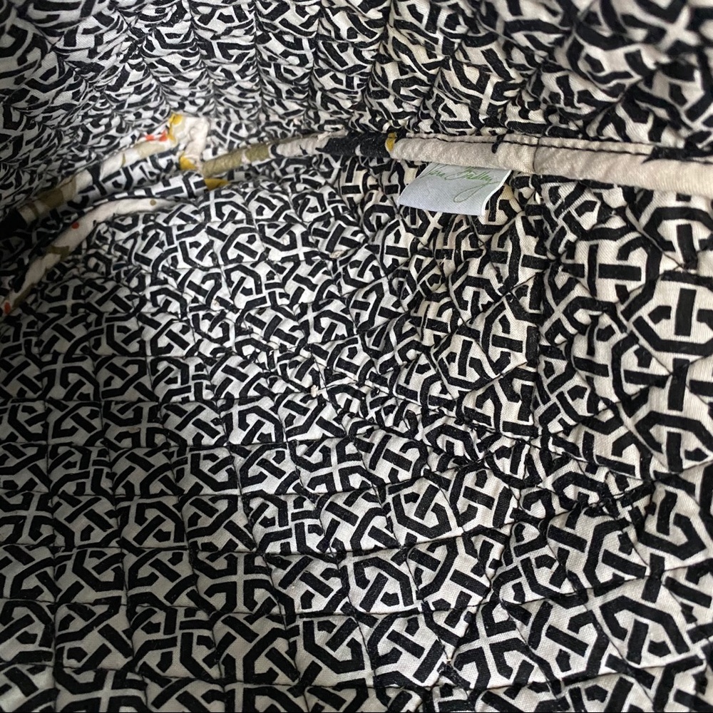 Vera Bradley “Dogwood” retired tote bag - Picture 2 of 2